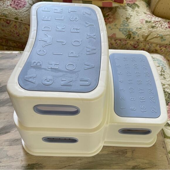 Forbena toddler step stool white and blur NWOT 2 steps - Picture 6 of 9